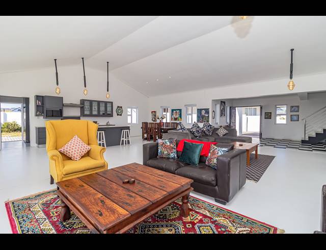 3 BEDROOM HOUSE FOR SALE IN GROTTO BAY